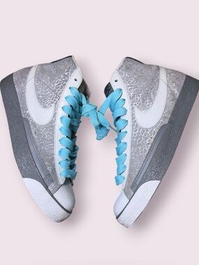 Cool Grey/Metallic Summit White-Powder Blue: Nike Blazer mid 77 - Size 8.5 (W)